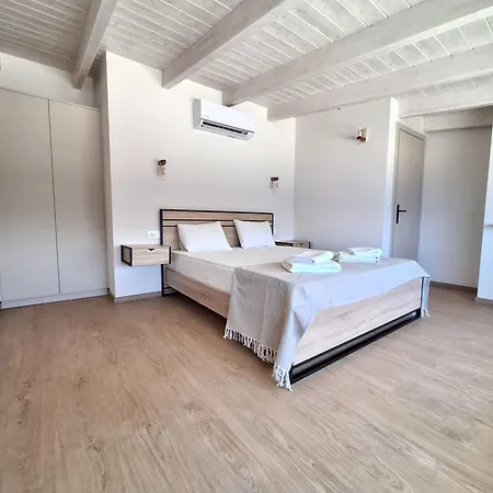 Azzurro Mare Villa Pondi